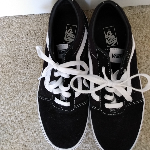 Vans - Picture 2 of 4